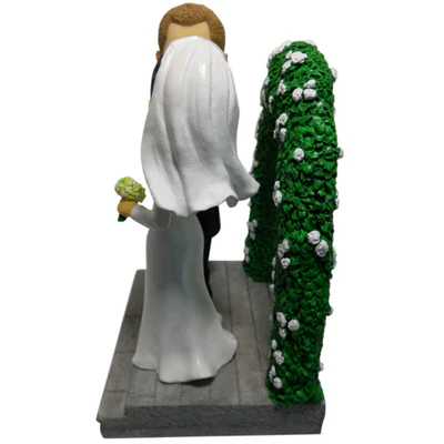 Royal Wedding Prince Harry and Meghan Markle Bobblehead - Image 2